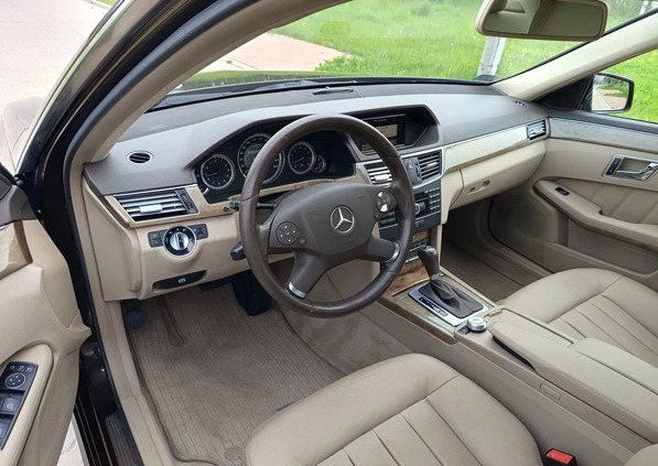 Mercedes-Benz Klasa E cena 52000 przebieg: 130000, rok produkcji 2010 z Łapy małe 326